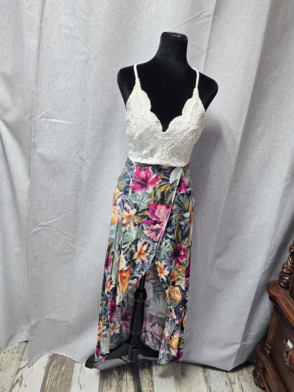 Haute Monde Strappy High-Low Floral Crochet Bohemian Chic Dress Size Medium